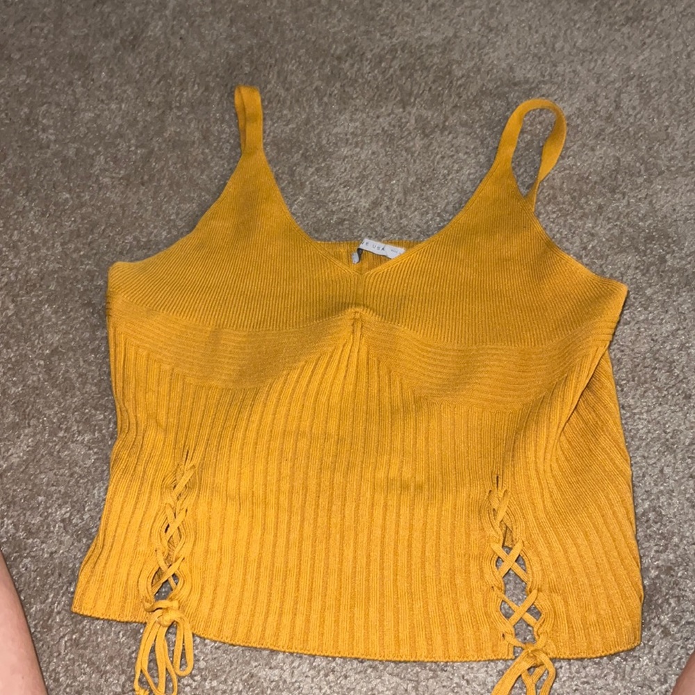 Crop top